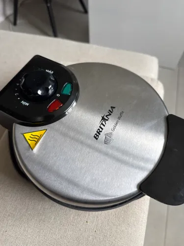 Máquina Golden Waffle 850w Cinza Britânia Cinza panquequeira