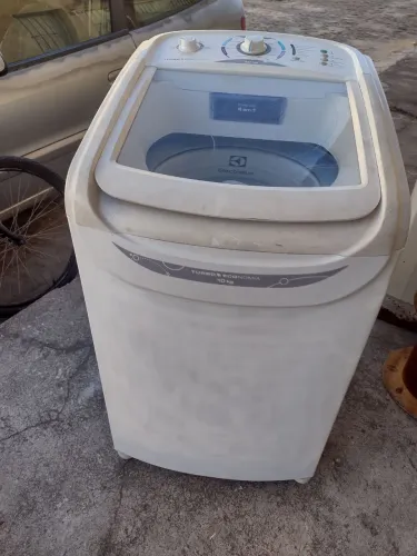 Máquina de lavar roupa Eletrolux 10k