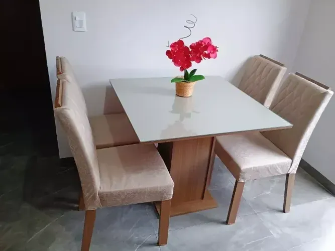 Conjunto Sala de Jantar Tampo de Vidro 4 Cadeiras Capri Madesa