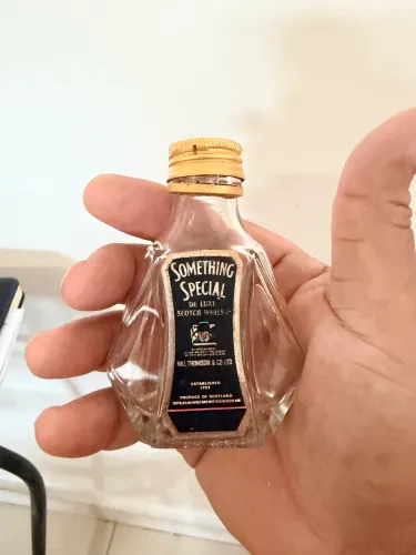 Miniaturas de bebidas antigas