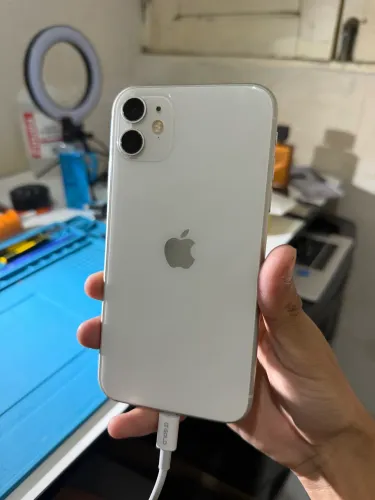 iPhone 11 64GB Bateria 73%