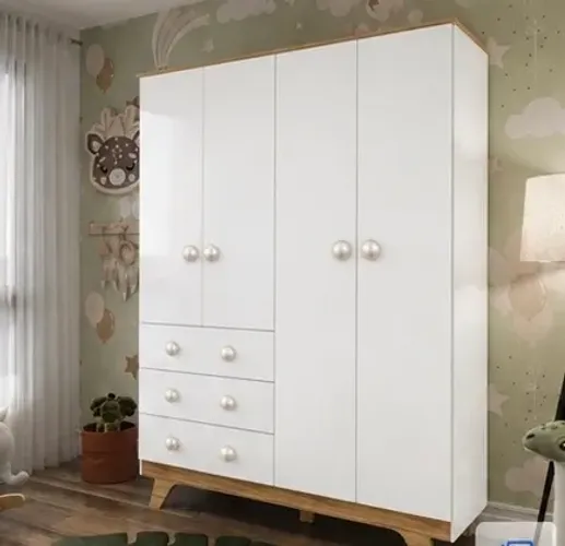 Guarda roupa 4 portas com 3 gavetas e dois cabideiros