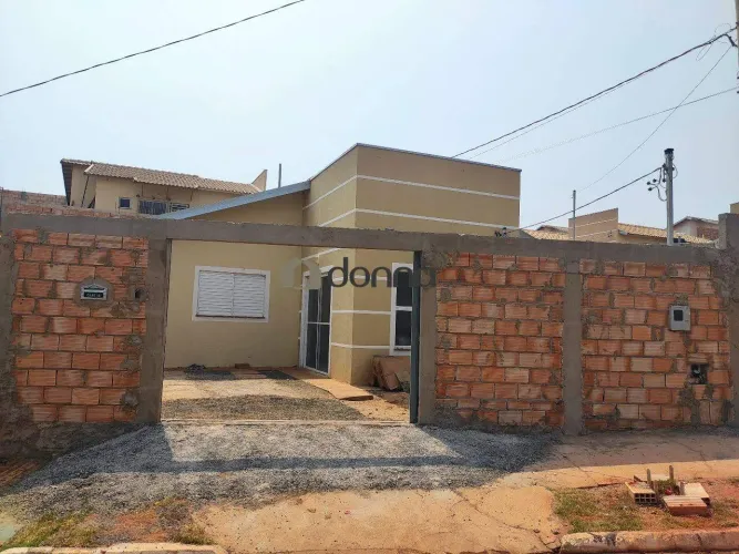 Casa 2 quartos com quintal à venda em Uberaba/MG (Tamareiras)  aceita financiamento
