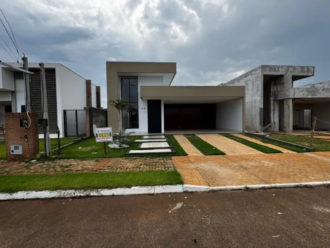 Vendo casa de alto Padrao, Localizada no setor das Mansoes em Porto Nacional-TO