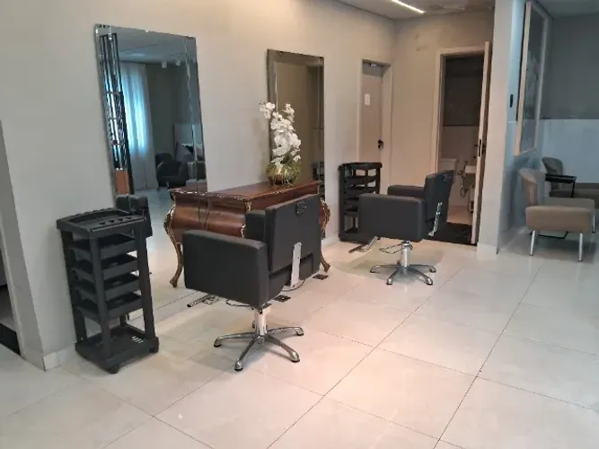 Alugo espaço de cabelo dentro do salao