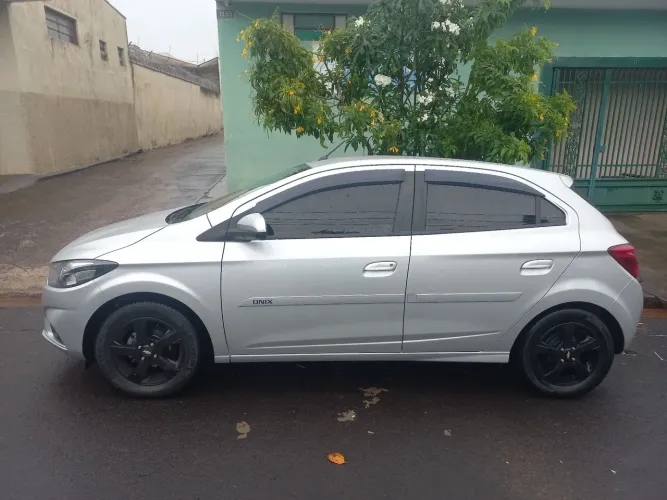 Chevrolet Onix Hatch LT 1.4 8V Flex Mec. 4P 2019