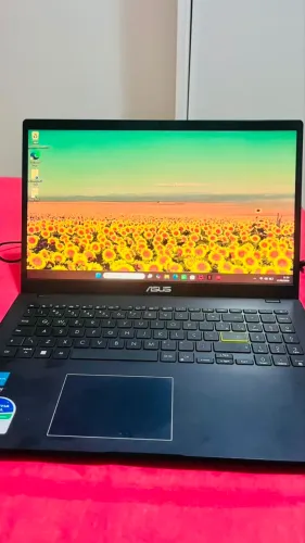 Notebook Asus Celeron - Com Nota Fiscal e Carregador Original - Estado de Novo