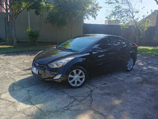 Hyundai Elantra GLS 2.0 16V Flex Aut. 2014