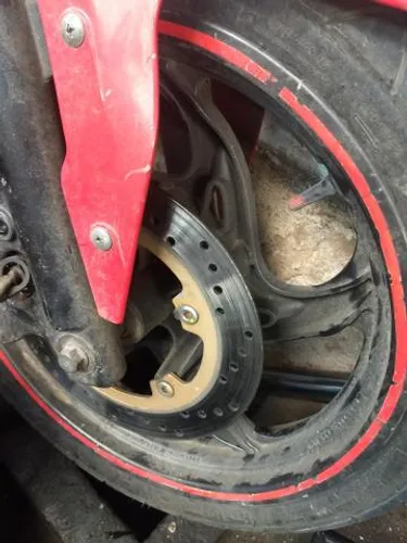 Roda dianteira da Dafra next 250