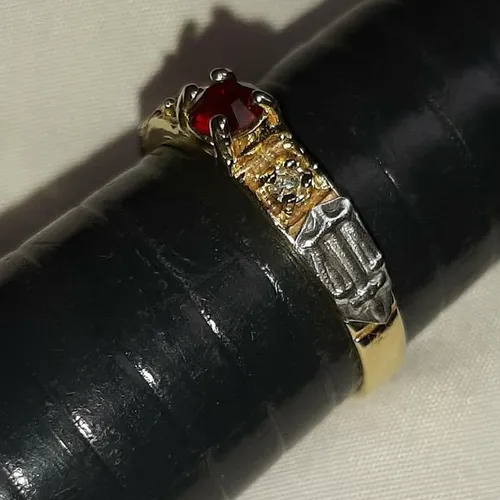 Anel de formatura Direito Feminino número 22/23 folheado a ouro 18k