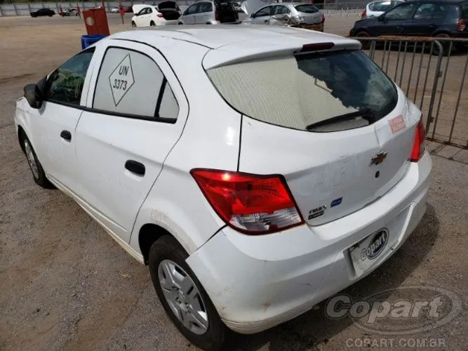Sucata chevrolet onix joye 18/18
