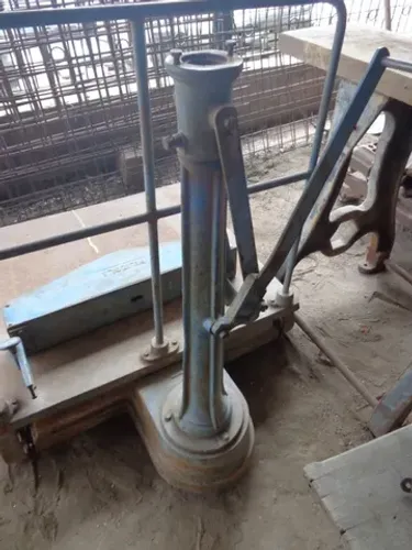 balança antiga grande em ferro fundido filizola base tem 90x90