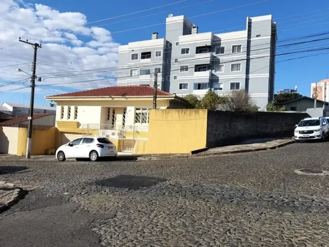 Res.Jd Carvalho - 200 m2 - Prox.ao Marista.