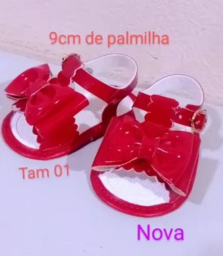 Sandália para bebê de 03 meses ou + olhar a medida na foto na cor vermelha 
