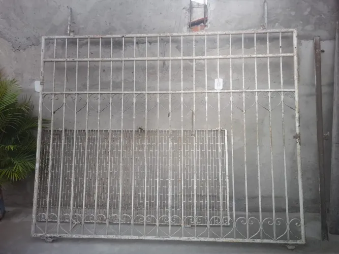 Portao ferro semi novo