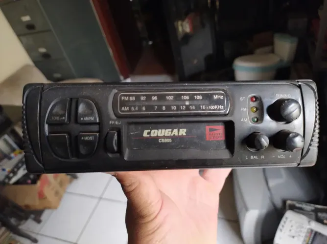 Rádio toca fitas antigo funcionando 