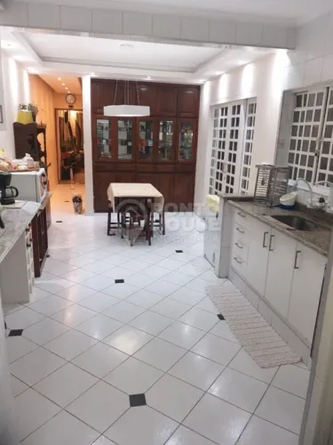 Casa à Venda Vila Guarani, 3 Dormitórios, 2 Vagas, Toda Reformada, Ótimo Local