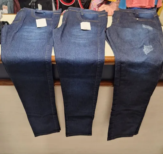 Calça jeans masculina 42 bolsos