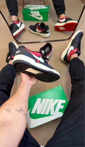 Tênis Nike Retro - Conforto e Estilo!