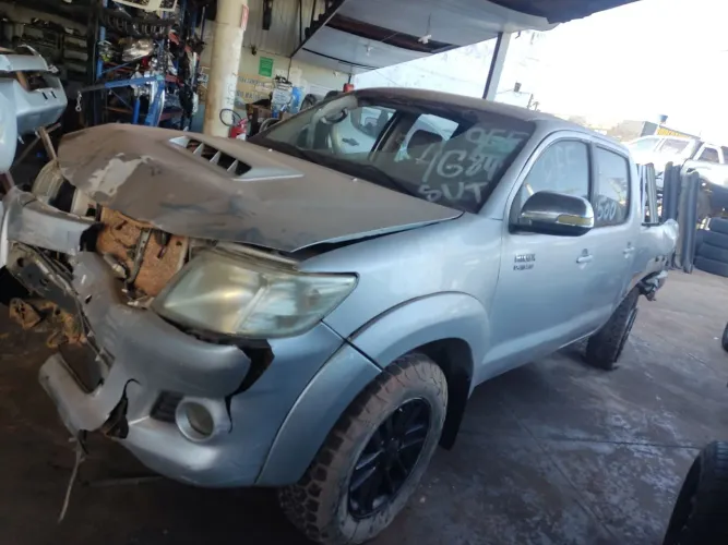 Sucata Toyota Hilux peça /peça 
