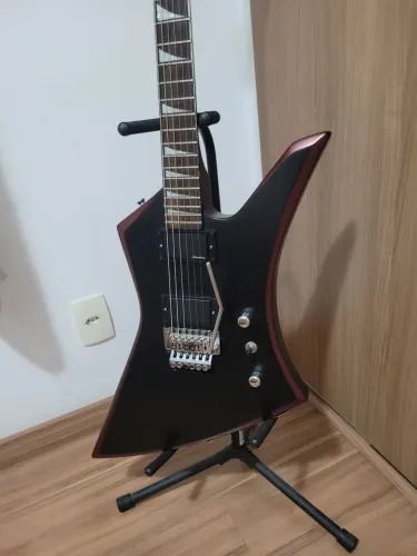 Guitarra Explorer Strinberg 