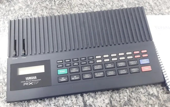 Yamaha RX17 - Bateria Eletrônica Programável - Drum Machine anos 80...