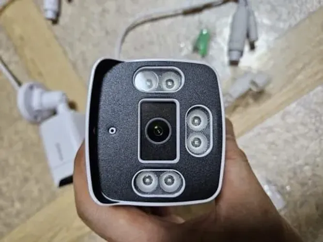 Câmera IP 4 MB 2,8mm alta definição HD POE