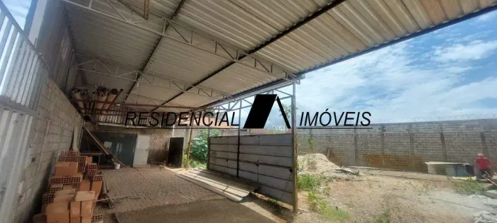 Aluguel de Imóvel com Cobertura Metálica!
