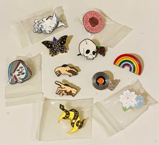 Lote 11 Pins Broches Colecionáveis.
