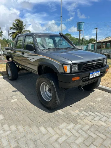 Toyota Hilux CD DLX 4X4 2.8 Diesel 1999