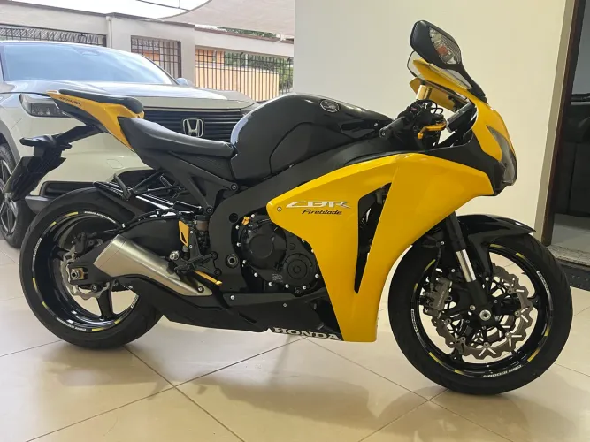 Vendo Cbr 1000rr Fire Blade