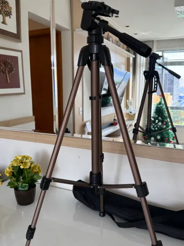 Tripé para câmera fotográfica