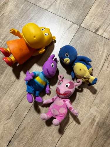 COLEÇAO BRINQUEDOS - somente 3 bonecos