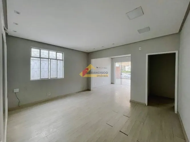 Casa para aluguel, 5 quartos, 1 vaga, Centro - Divinópolis/MG