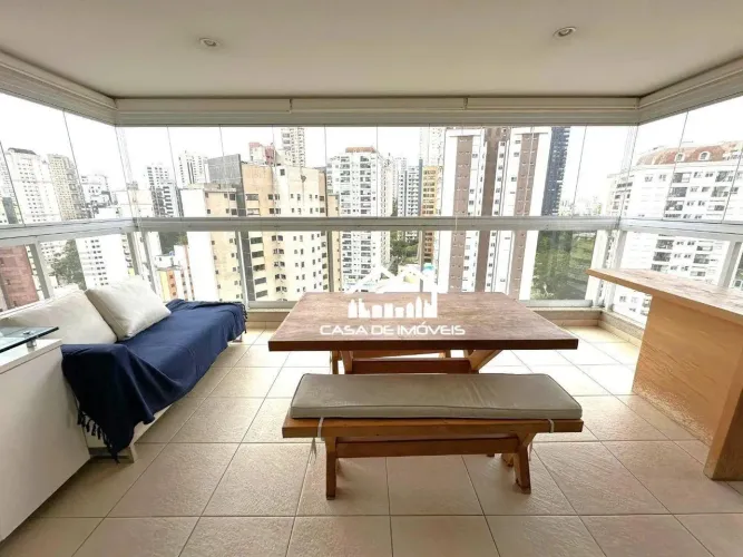 Vende apartamento com 137m², 3 suítes, 3 vagas, varanda gourmet e lazer completo, na Vila 