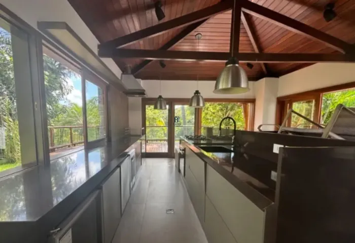 Casa de luxo à venda ou locação em Lauro de Freitas-BA, bairro Portão: 5 quartos, 5 suítes