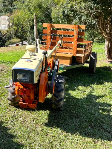 Tobatta 13 cv com tração moldemaq
