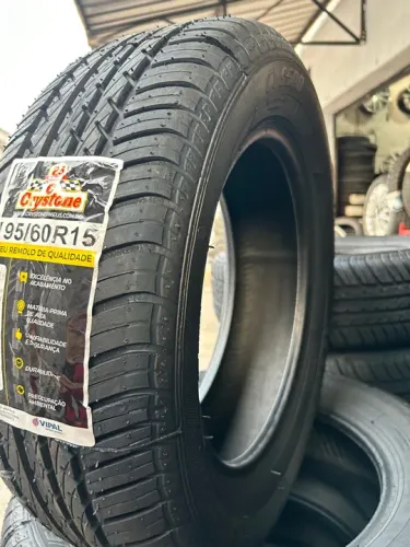 Pneu remolde Crystone 195/60/15