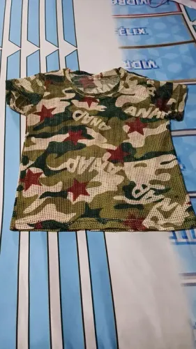 Camiseta infantil sem detalhe nenhum