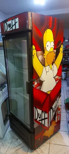 Preço baixo para um excelente expositor, capacidade de 570 litros, aceito propostas!