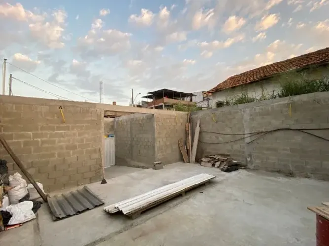 Terreno murado com bloco centro de Belford roxo (aceito oferta)