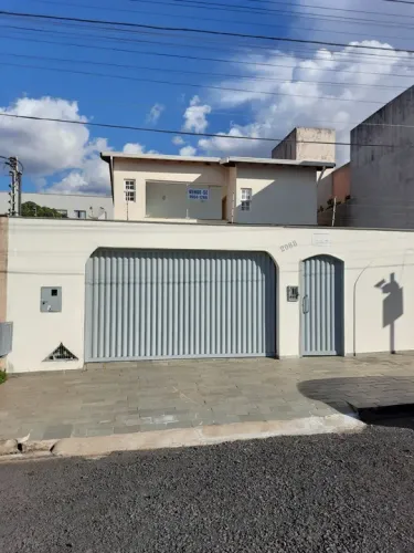 Casa à venda com 3 suítes, no melhor local do Umuarama/Uberlândia