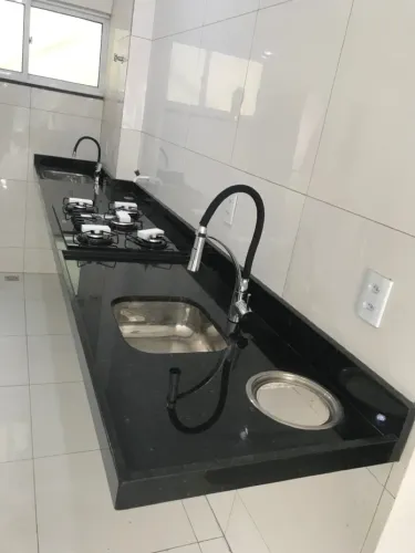 Cozinha no granito verde Ubatuba