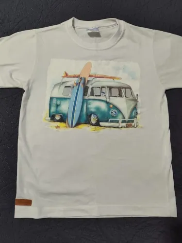 Camiseta infantil Kombi Piratuba estampa emborachada. Tam 10 anos