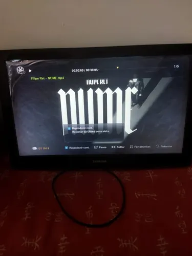 TV LCD SAMSUNG 32 POLEGADAS HD COM SUPORTE DE PAREDE