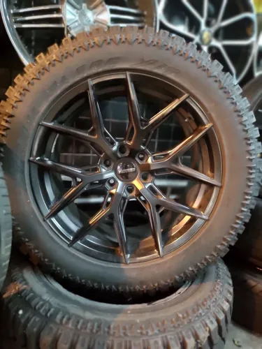 Rodas + pneus 22 RAM 1500 Silverado 45 mil na loja faço 20mil 15 dias uso 