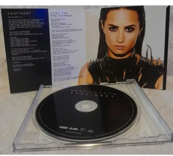 CD DEMI LOVATO completa com incarte 