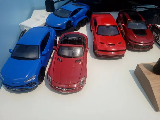 Miniatura 1:24 Mercedes Lamborghini DODGE Camaro