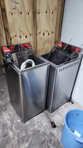 Fritadeira Elétrica Zona Fria de Óleo 15 Litros 8000W Croydon