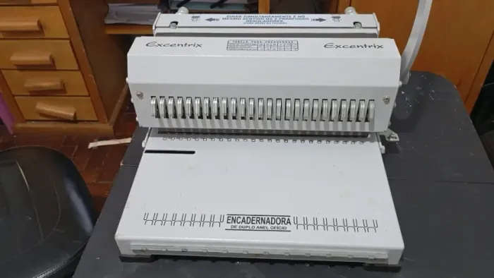 Encardenadora e Perfuradora Excentrix para Encadernação Wire-o Passo 2x1